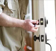Golden Locksmith Services New Hyde Park, NY 516-283-5811 - 6-Lock-Change